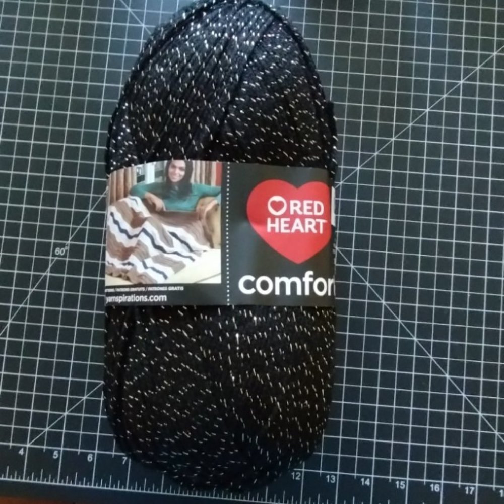 Red Heart Comfort Yarn, Black & Gold Shimmer, 12 oz, 340 g, 300 yd, 548 m - NEW!